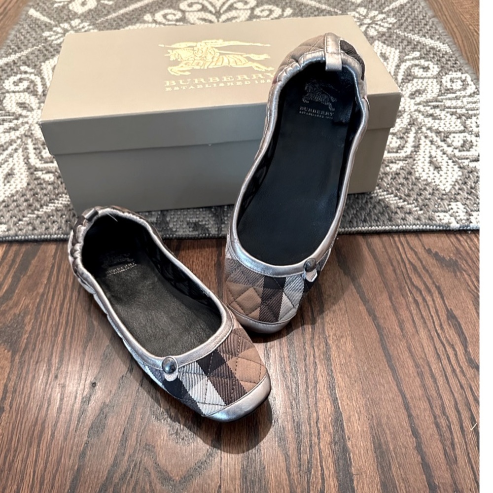Burberry slip on flats
